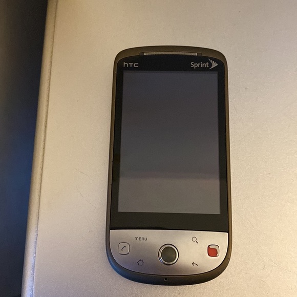 Gently used sprint hero cellphone smoke free home - Picture 2 of 3